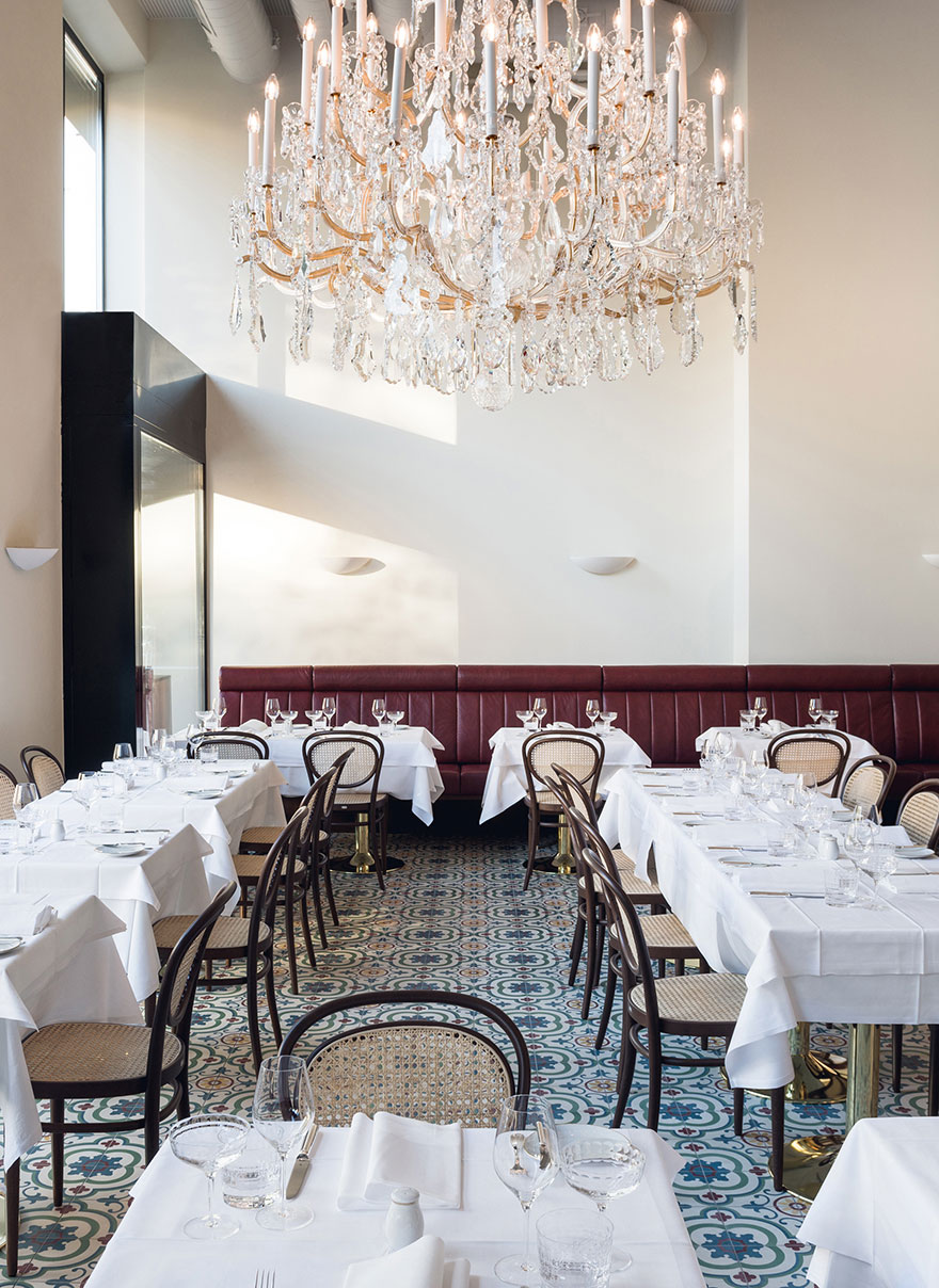Baroque chandelier at Meissl & Schadn Restaurant