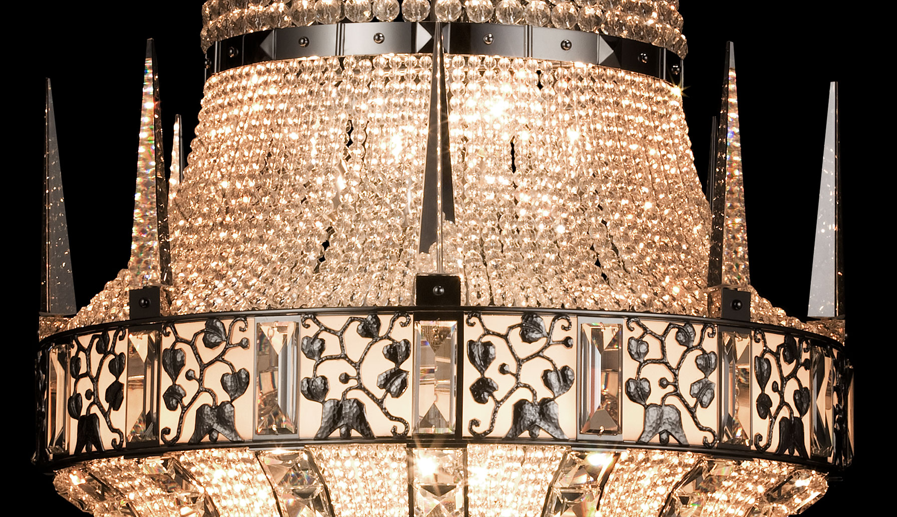 Detail of the Cologne chandelier main belt and crystal pyramids