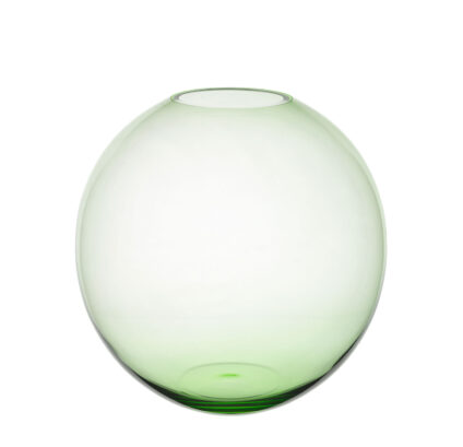 1001515019_LOBMEYR_Flower_Vase_BV60_II._light_green_19_fish_bowl_vases_1.jpg